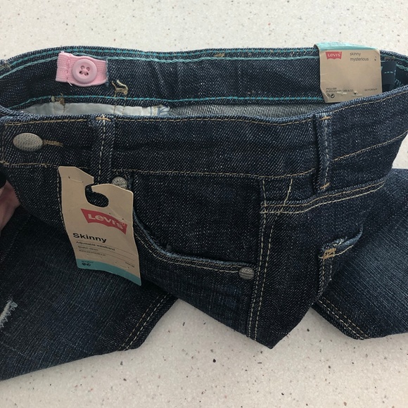 PENDING - Levi’s ripped skinny jeans size 6 NWT - Picture 8 of 8